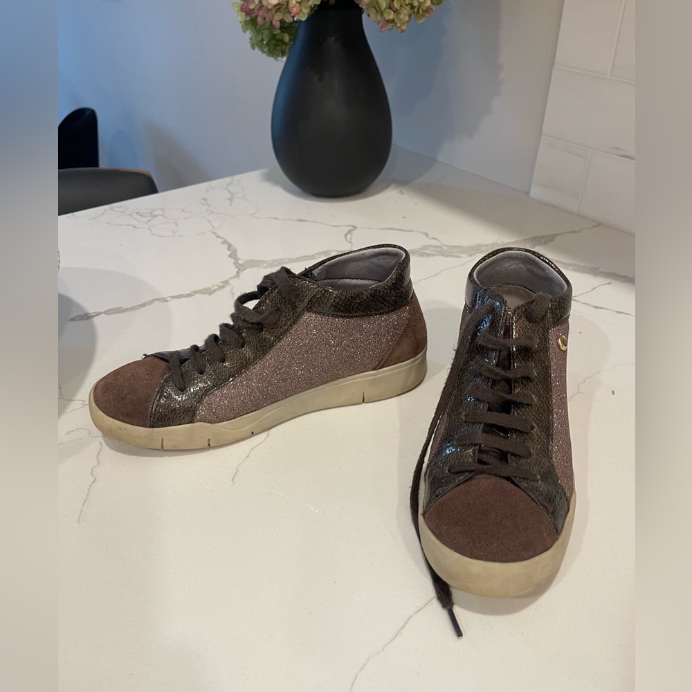 Made in Italy . Great comfortable looking snickers